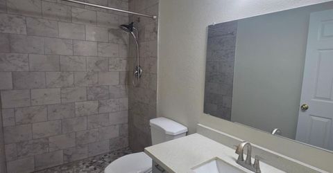 8212 Newbury Park Ct, Sacramento, CA 95828 Photo