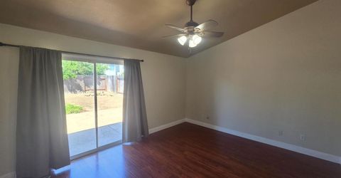 8212 Newbury Park Ct, Sacramento, CA 95828 Photo