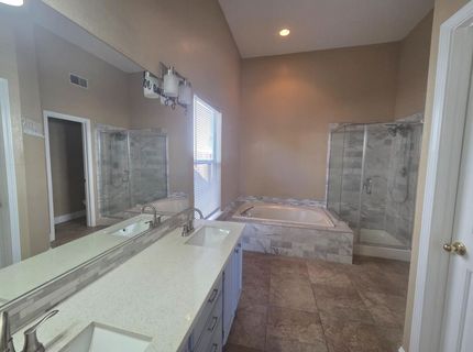 8212 Newbury Park Ct, Sacramento, CA 95828 Photo