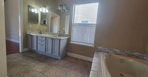 8212 Newbury Park Ct, Sacramento, CA 95828 Photo