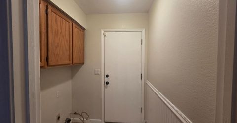 8212 Newbury Park Ct, Sacramento, CA 95828 Photo