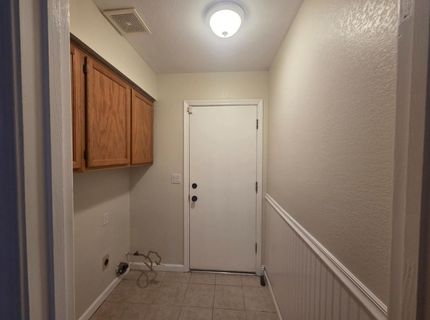 8212 Newbury Park Ct, Sacramento, CA 95828 Photo