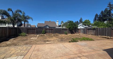 8212 Newbury Park Ct, Sacramento, CA 95828 Photo