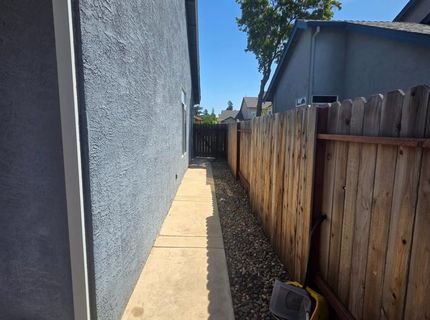 8212 Newbury Park Ct, Sacramento, CA 95828 Photo