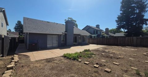 8212 Newbury Park Ct, Sacramento, CA 95828 Photo