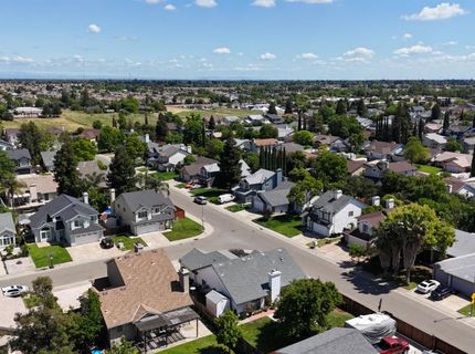 8212 Newbury Park Ct, Sacramento, CA 95828 Photo