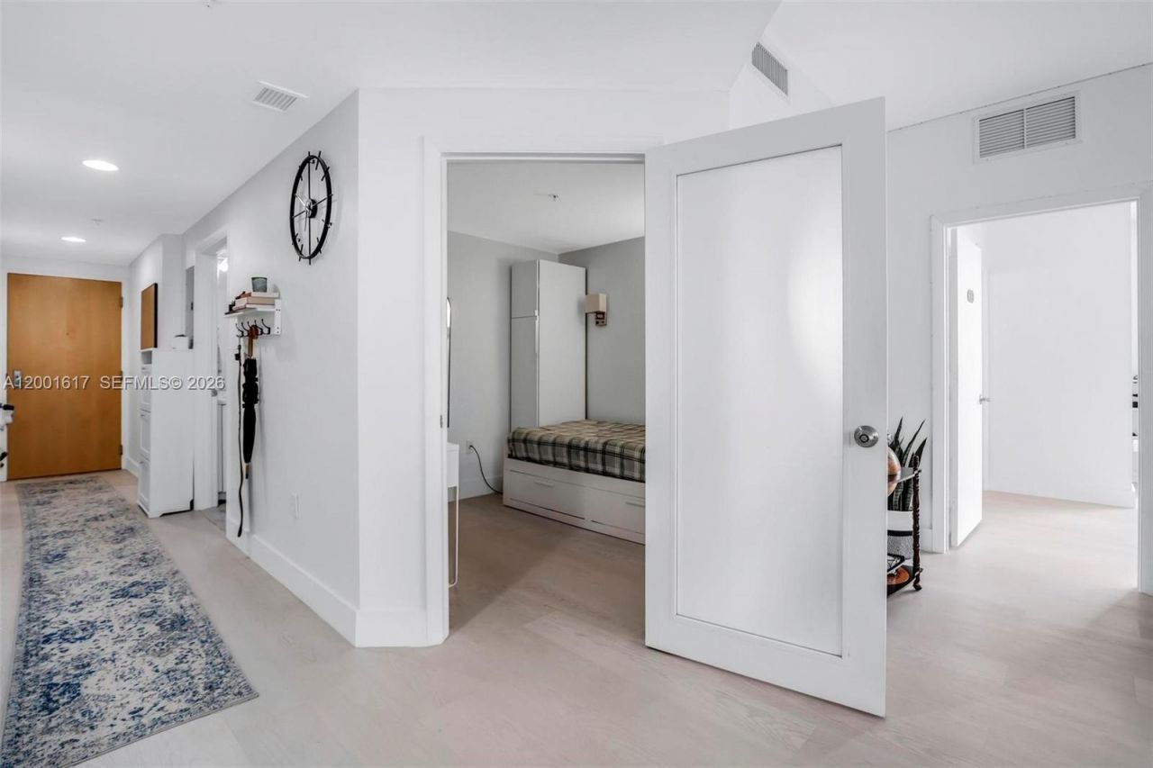 253 NE 2nd St, Unit 1608, Miami, FL 33132 Photo