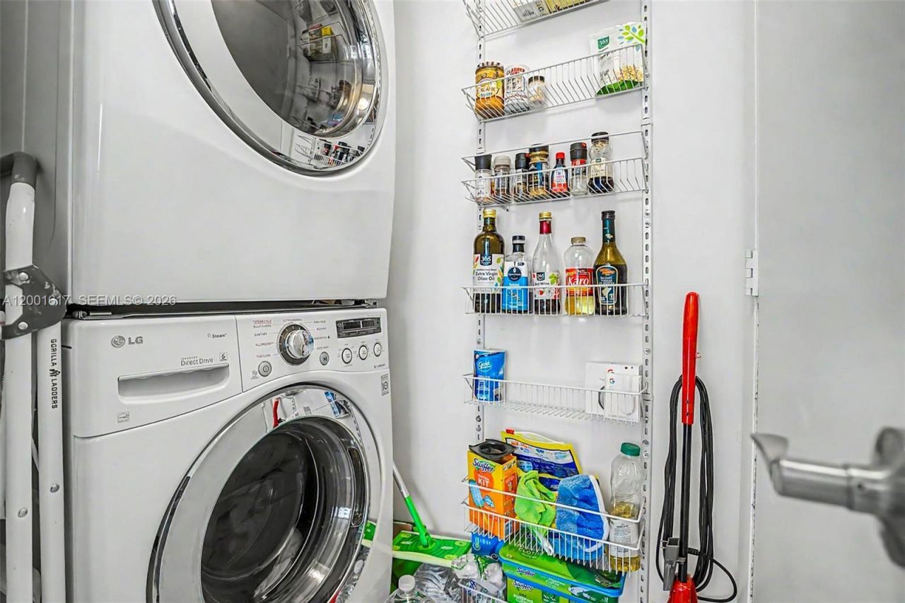 253 NE 2nd St, Unit 1608, Miami, FL 33132 Photo