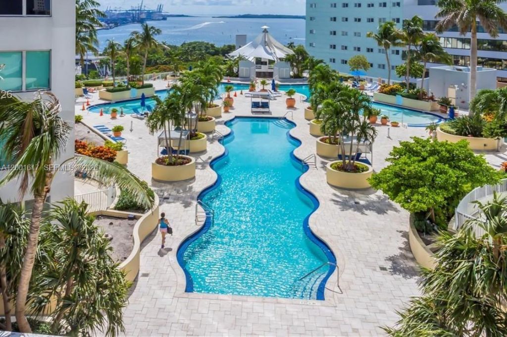 253 NE 2nd St, Unit 1608, Miami, FL 33132 Photo