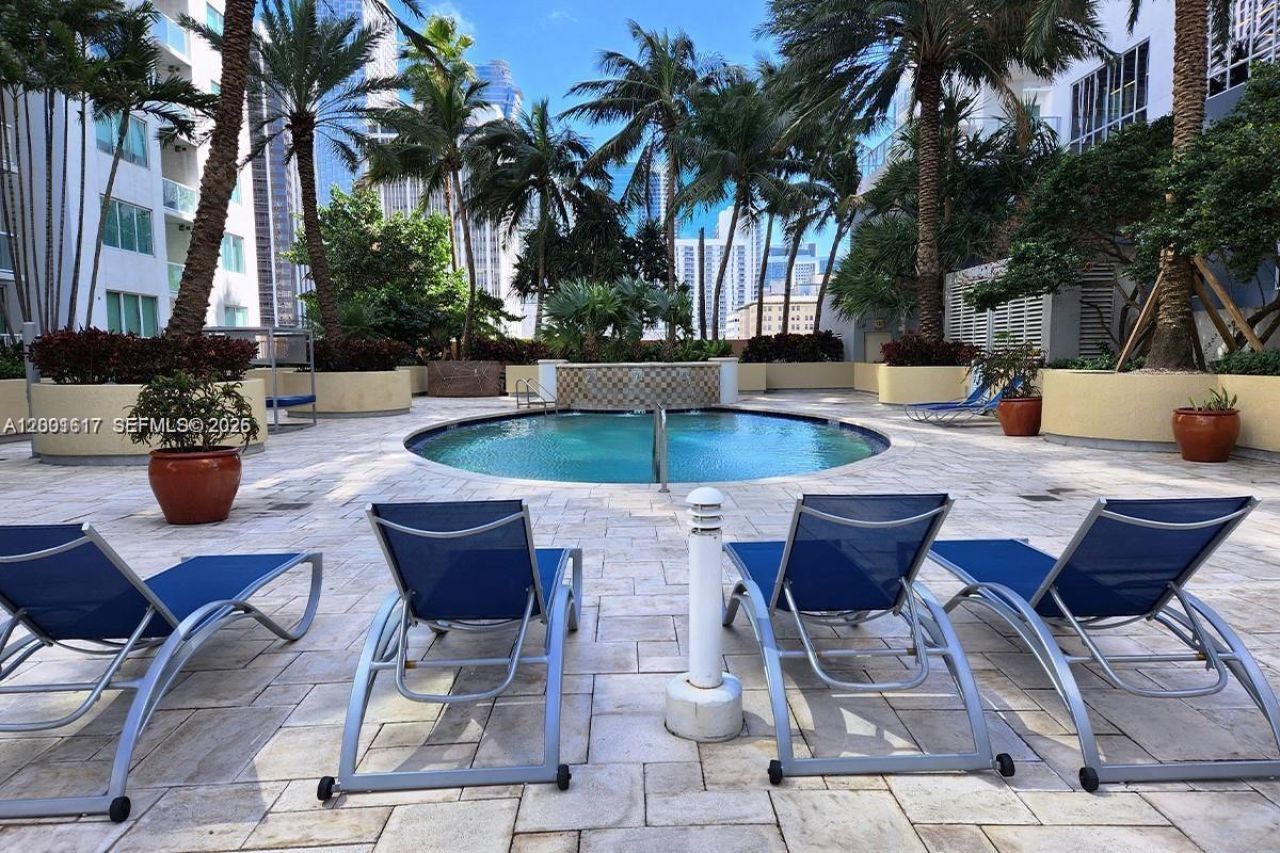 253 NE 2nd St, Unit 1608, Miami, FL 33132 Photo