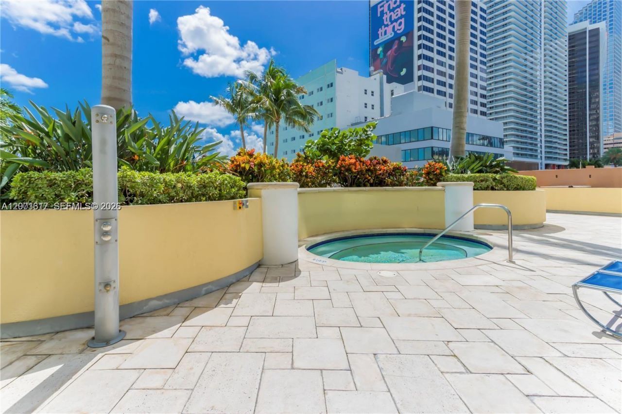 253 NE 2nd St, Unit 1608, Miami, FL 33132 Photo