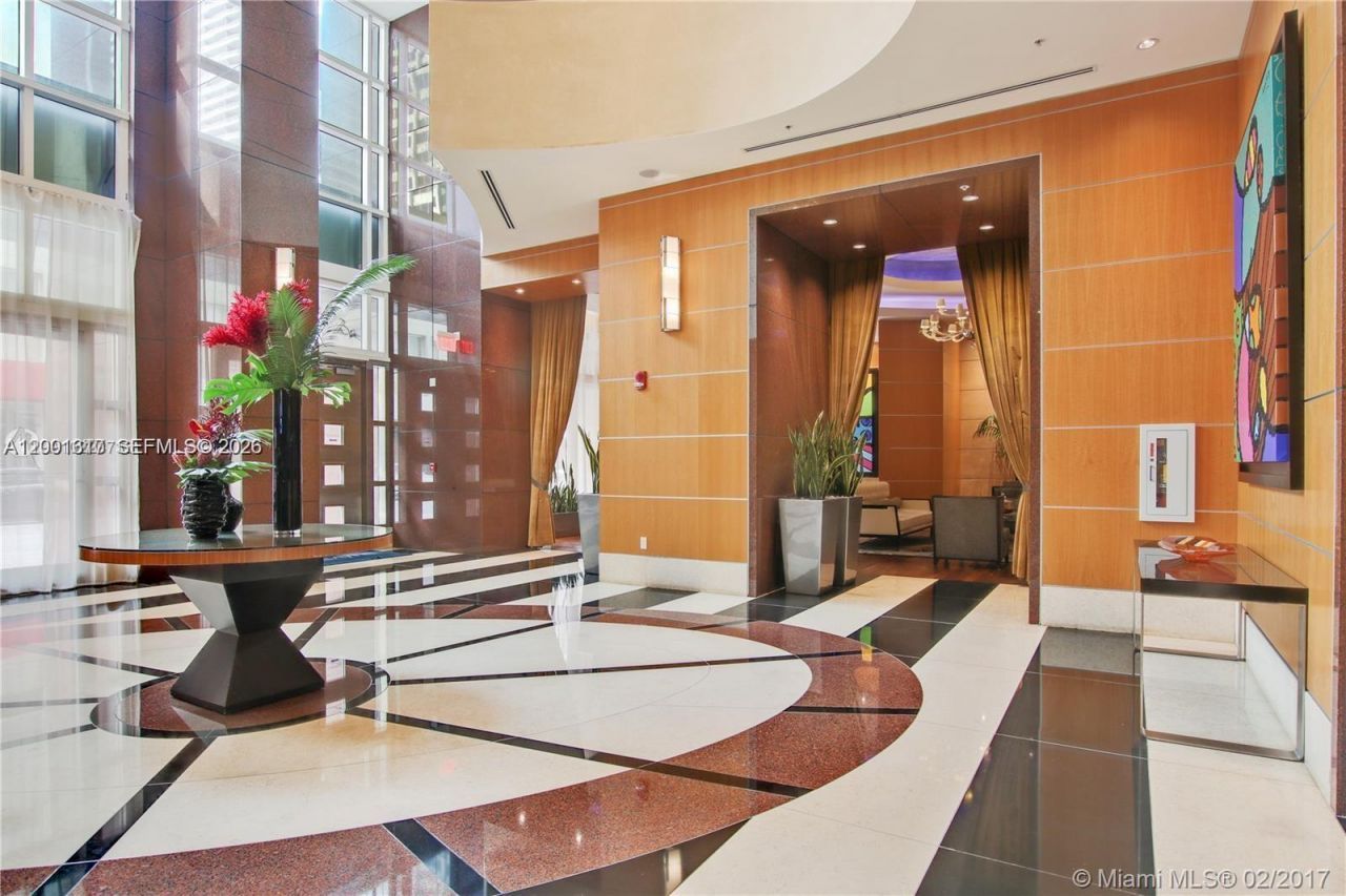 253 NE 2nd St, Unit 1608, Miami, FL 33132 Photo