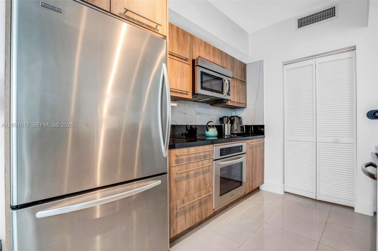 253 NE 2nd St, Unit 1608, Miami, FL 33132 Photo