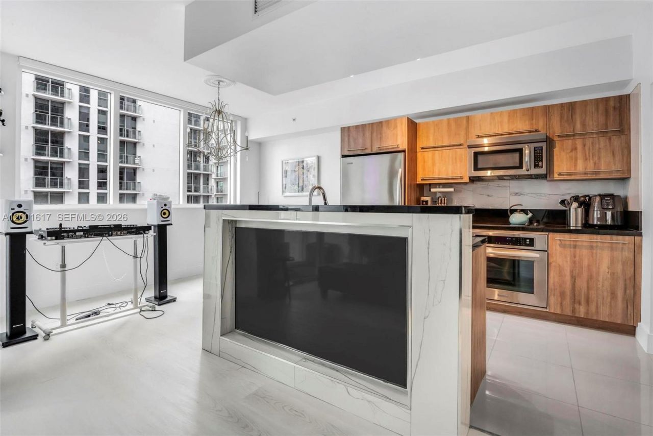 253 NE 2nd St, Unit 1608, Miami, FL 33132 Photo