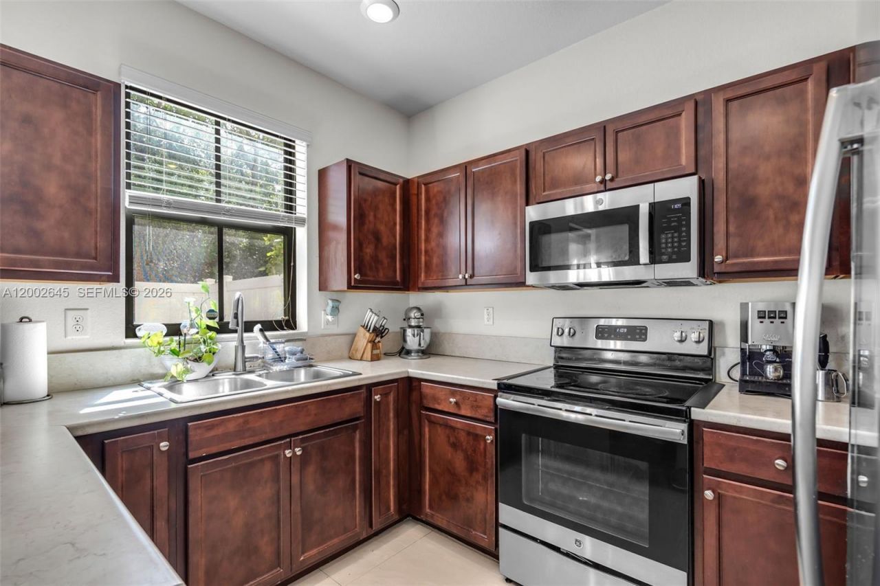 10371 W 32nd Ln , Hialeah, FL 33018 Photo