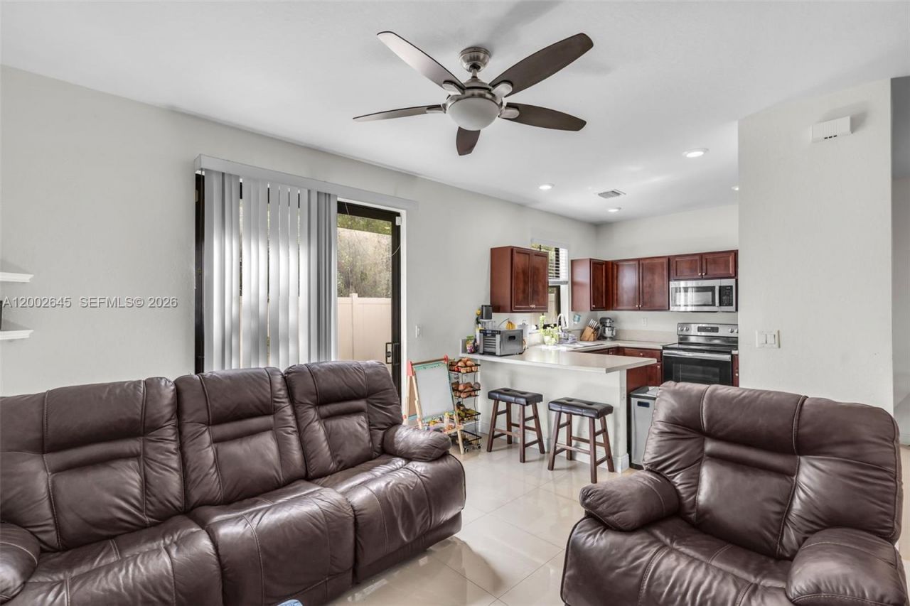 10371 W 32nd Ln, Hialeah, FL 33018 Photo