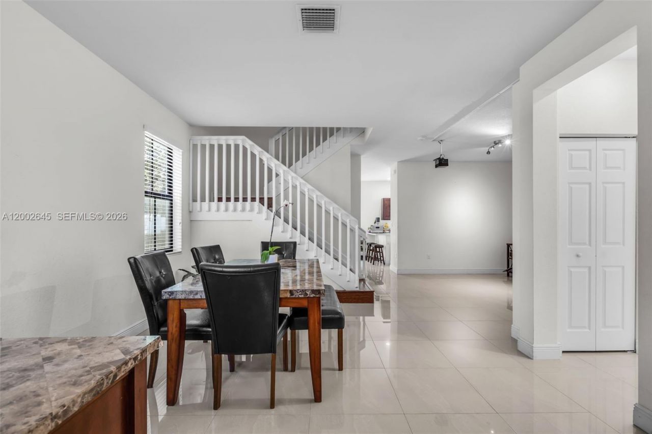 10371 W 32nd Ln, Hialeah, FL 33018 Photo