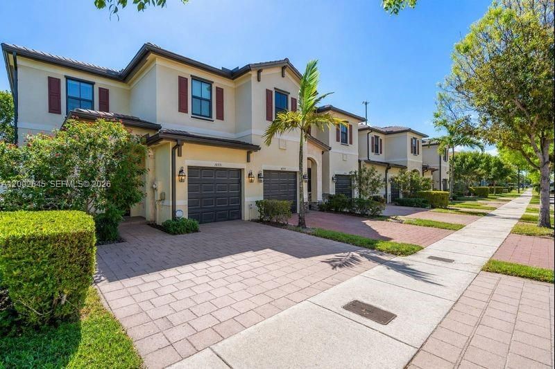 10371 W 32nd Ln, Hialeah, FL 33018 Photo