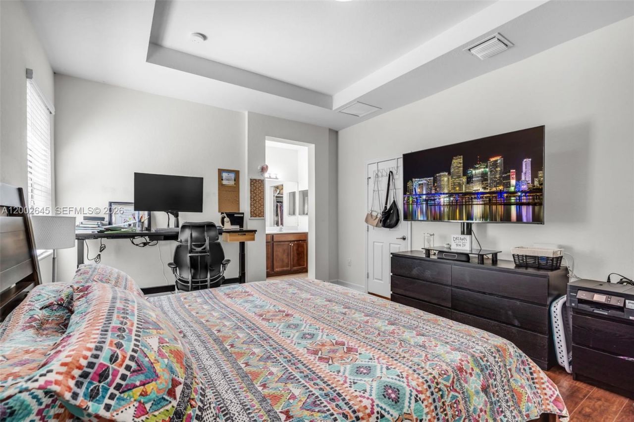 10371 W 32nd Ln, Hialeah, FL 33018 Photo