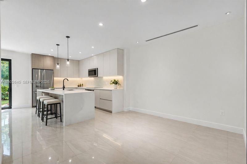 10371 W 32nd Ln, Hialeah, FL 33018 Photo