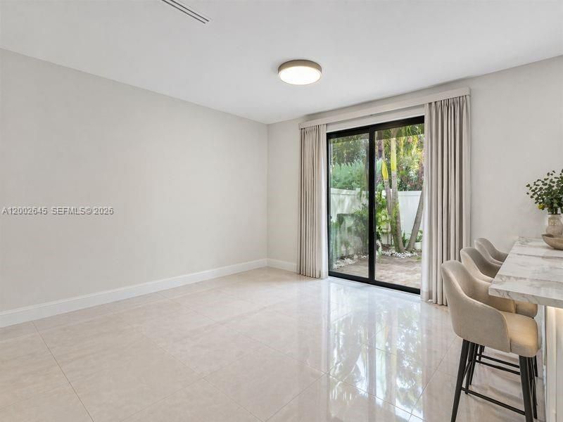 10371 W 32nd Ln, Hialeah, FL 33018 Photo