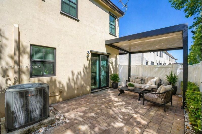 10371 W 32nd Ln, Hialeah, FL 33018 Photo