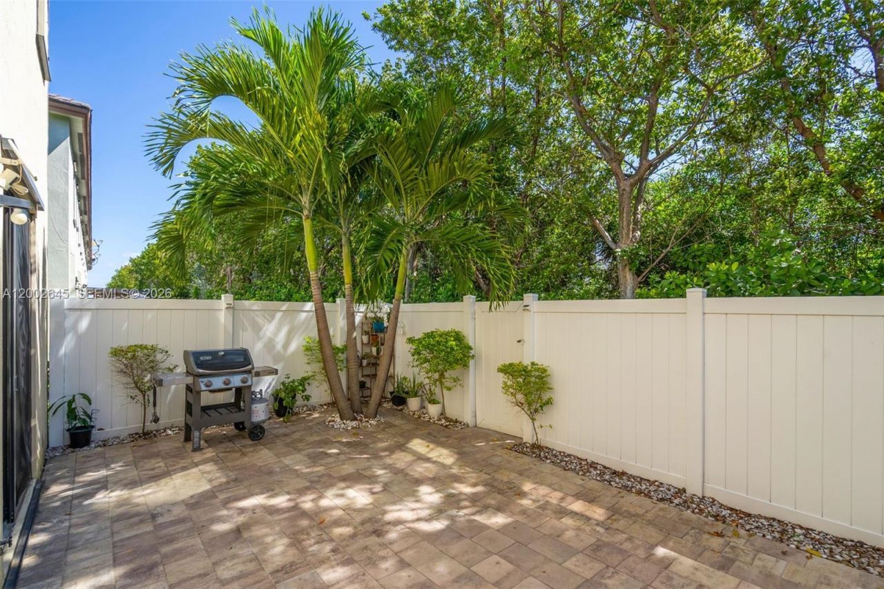 10371 W 32nd Ln, Hialeah, FL 33018 Photo