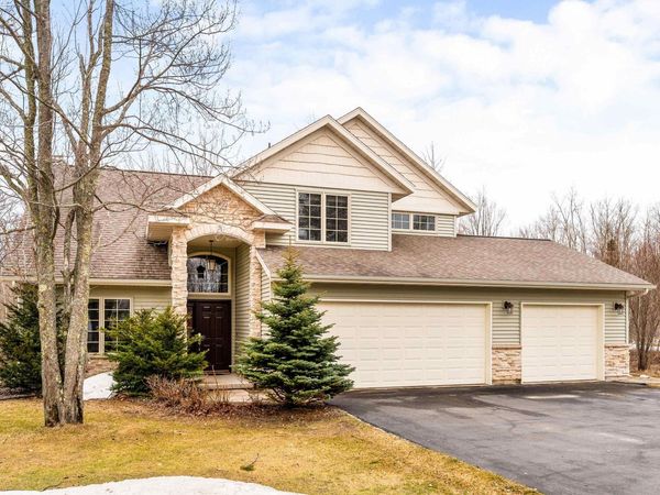 5018 Silver Leaf St, Hermantown, MN 55811