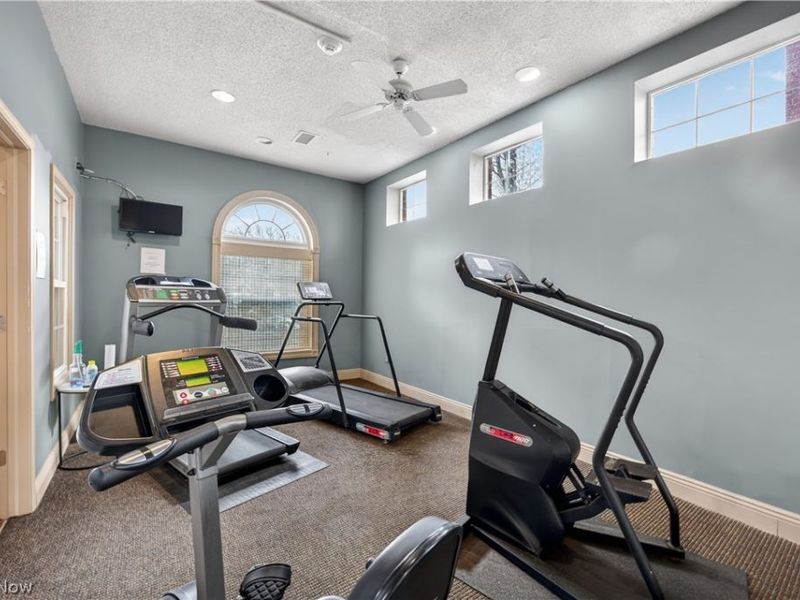 240 Fox Hollow Drive, Unit 408, Mayfield Heights, OH 44124 Photo 30