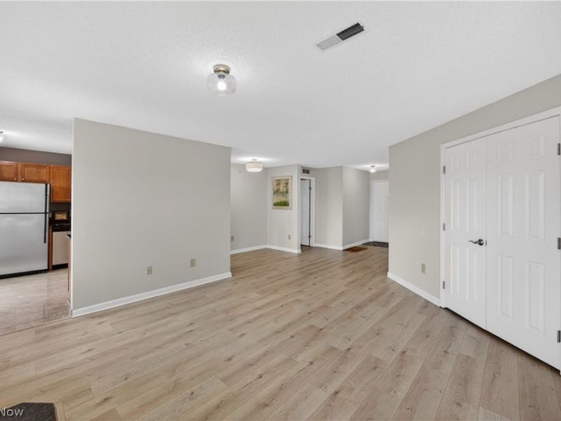 240 Fox Hollow Drive, Unit 408, Mayfield Heights, OH 44124 Photo 4