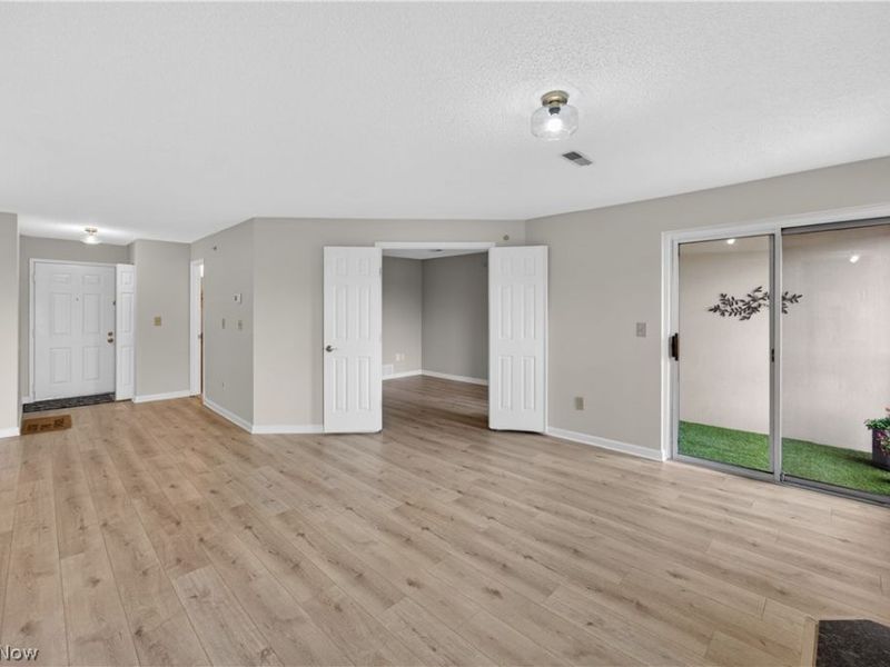 240 Fox Hollow Drive, Unit 408, Mayfield Heights, OH 44124 Photo 5