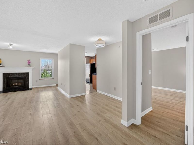 240 Fox Hollow Drive, Unit 408, Mayfield Heights, OH 44124 Photo 7