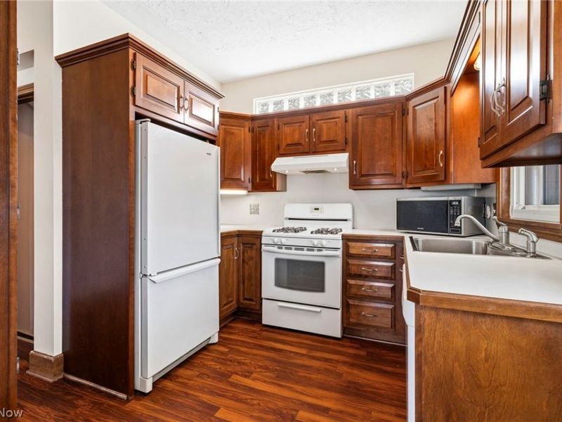 938 Race Street, Dover, OH 44622 Photo 15