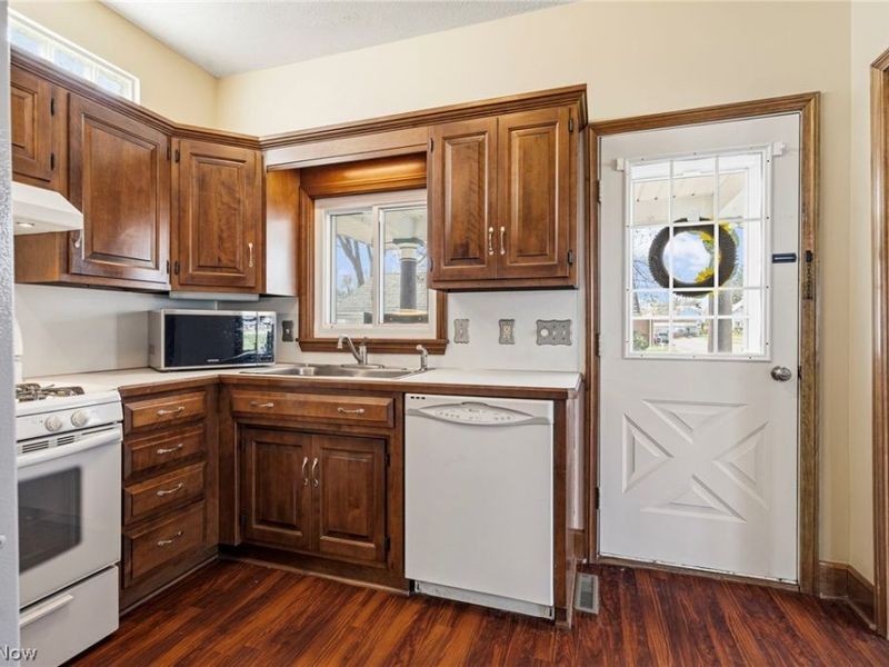 938 Race Street, Dover, OH 44622 Photo 16