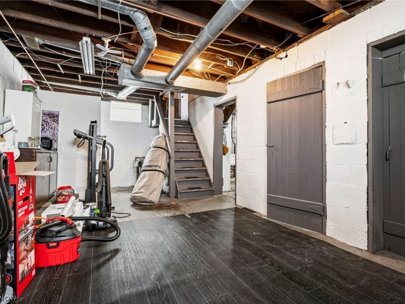 938 Race Street, Dover, OH 44622 Photo 24