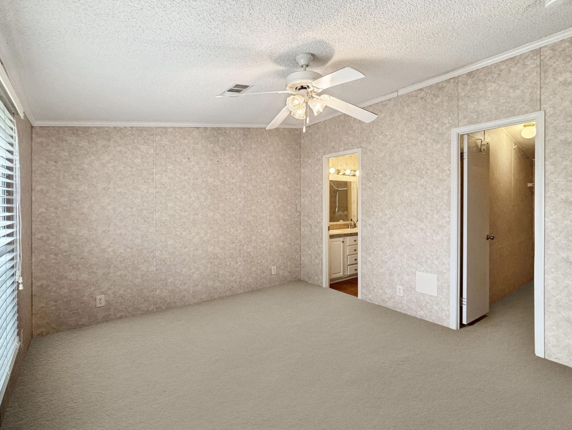 7568 SE Swan Avenue, Hobe Sound, FL 33455 Photo