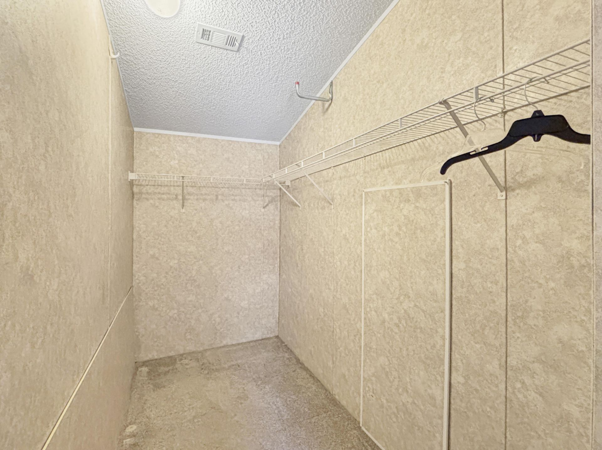 7568 SE Swan Avenue, Hobe Sound, FL 33455 Photo