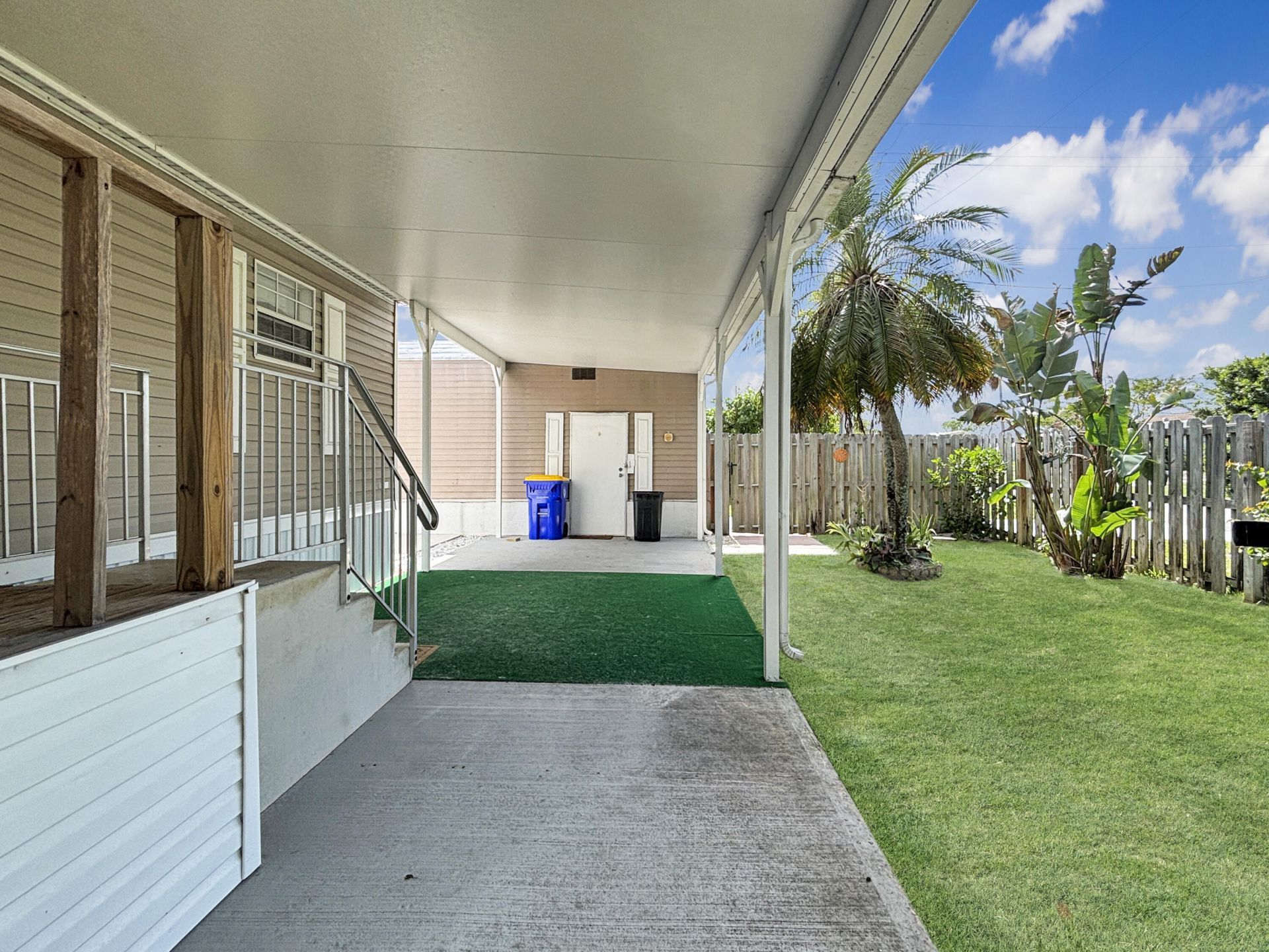 7568 SE Swan Avenue, Hobe Sound, FL 33455 Photo