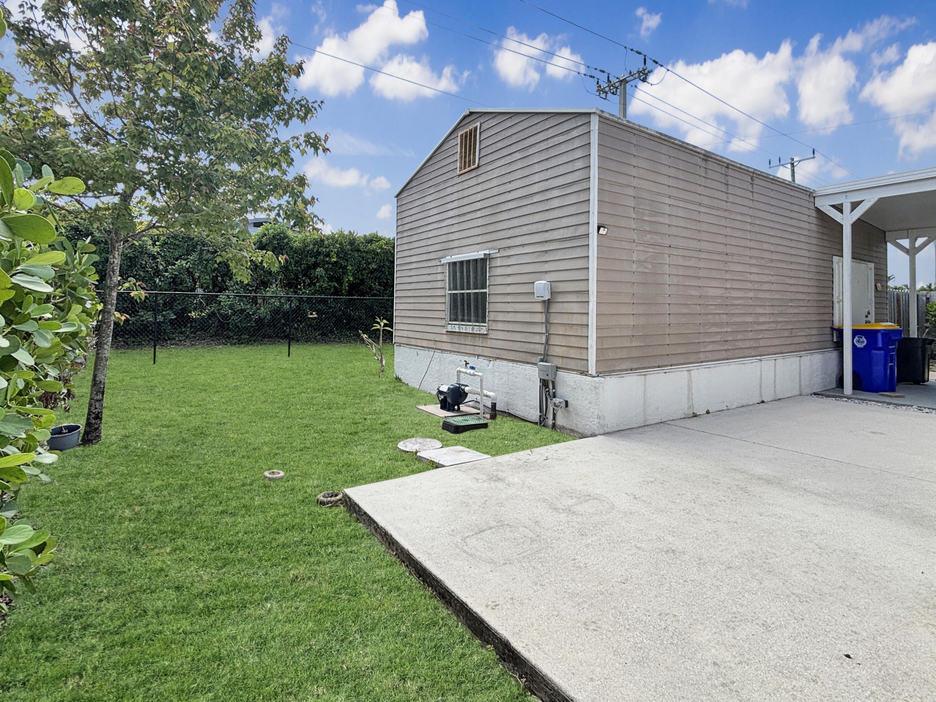 7568 SE Swan Avenue, Hobe Sound, FL 33455 Photo