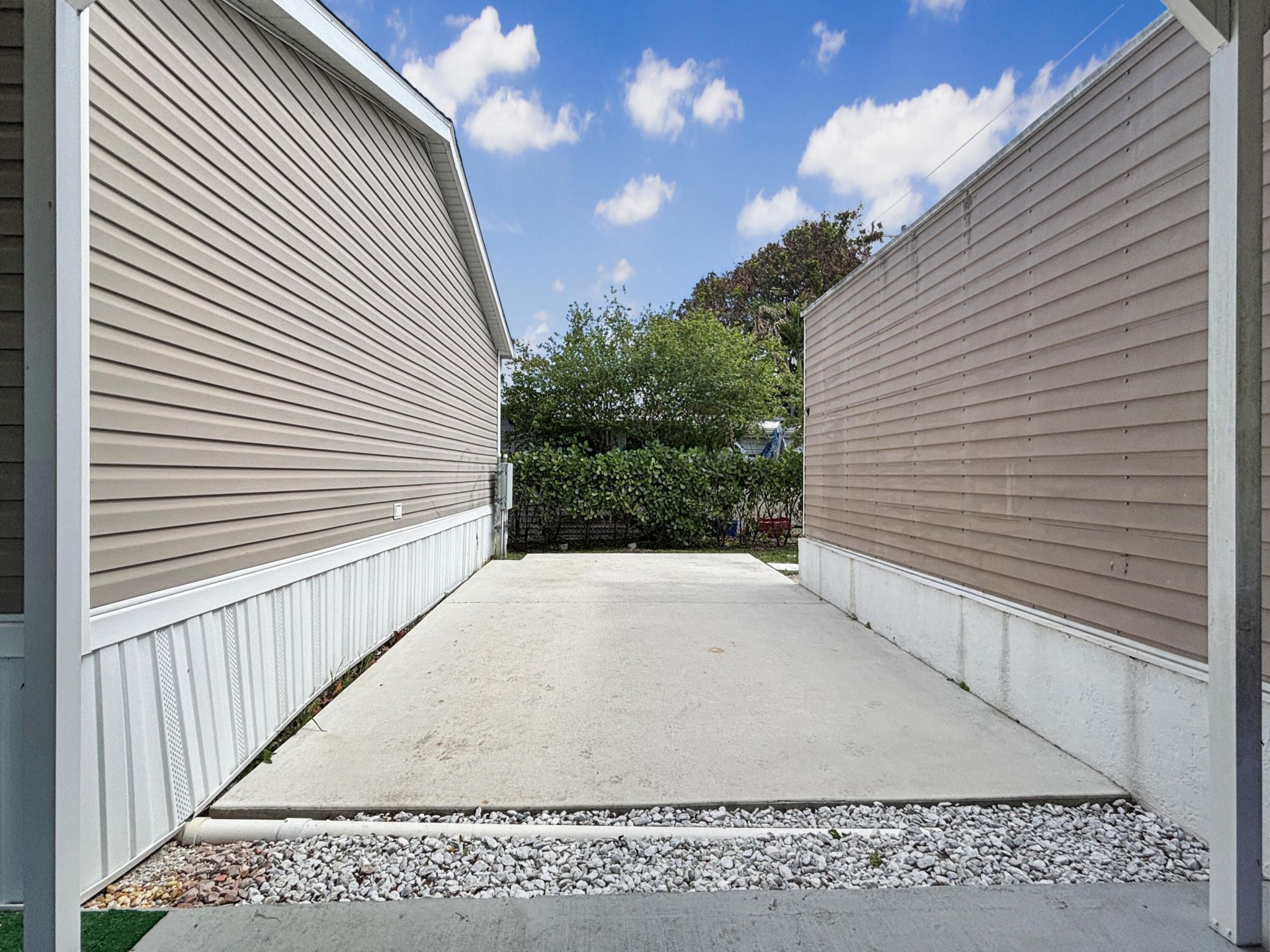 7568 SE Swan Avenue, Hobe Sound, FL 33455 Photo