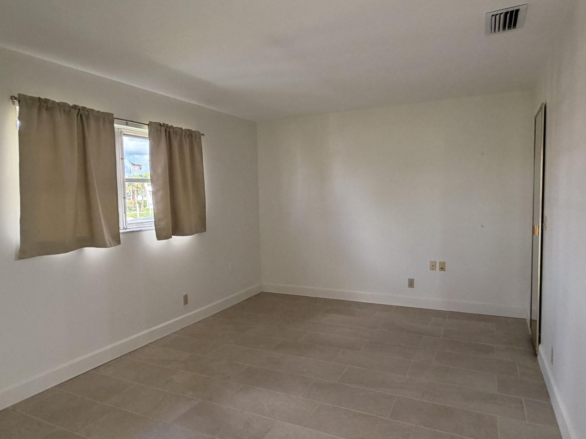 5800 Fernley Drive W, Unit 3, West Palm Beach, FL 33415 Photo