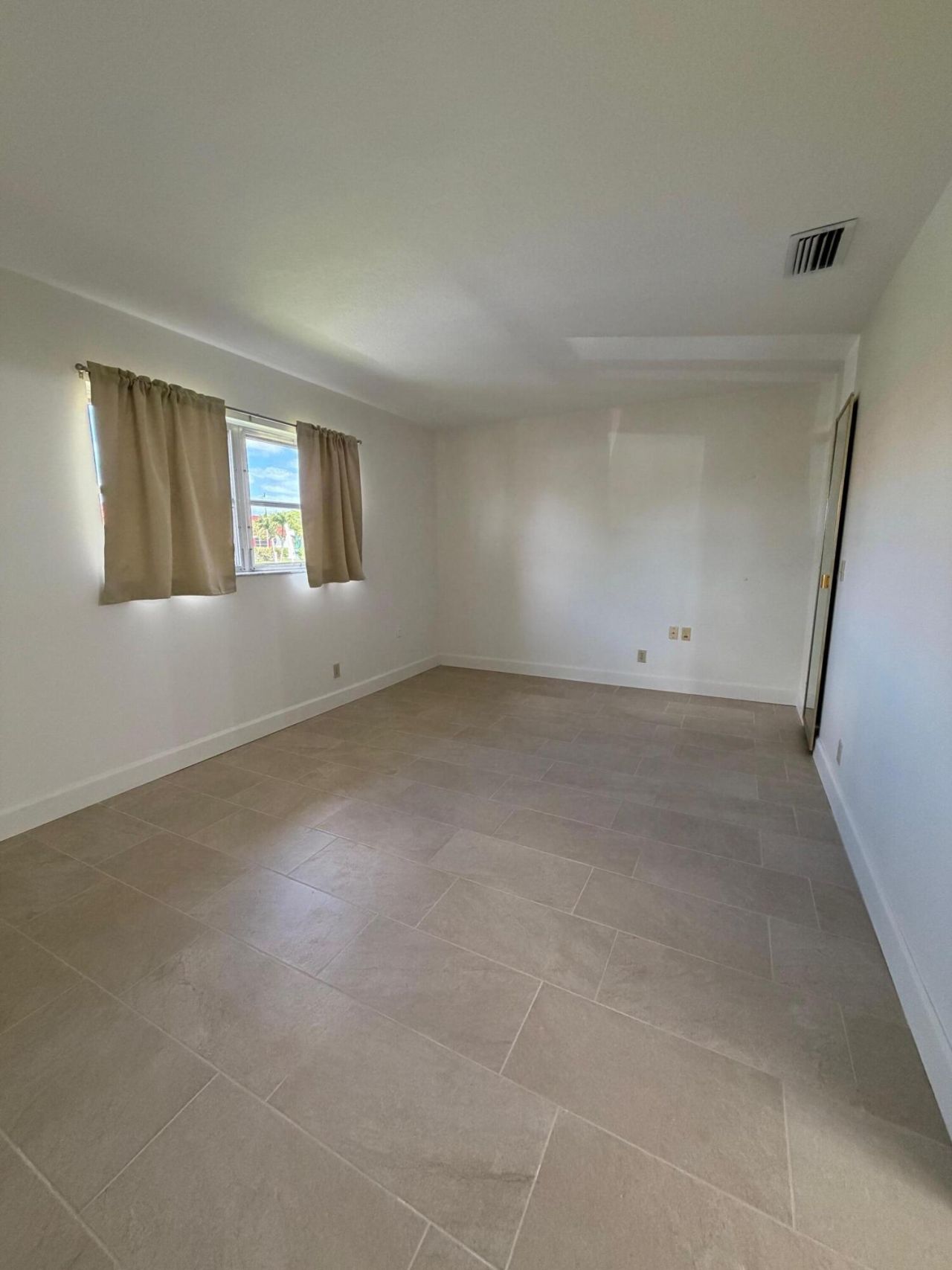 5800 Fernley Drive W, Unit 3, West Palm Beach, FL 33415 Photo