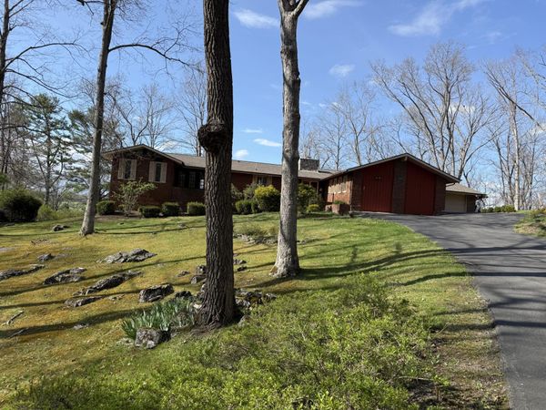 174 Upper Meadow Ln, Lewisburg, WV 24901