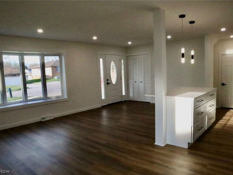 4631 Coral Gables Drive, Parma, OH 44134 Photo 9