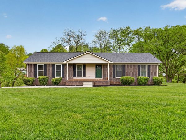 1264 Imperial Dr , Columbia, TN 38401