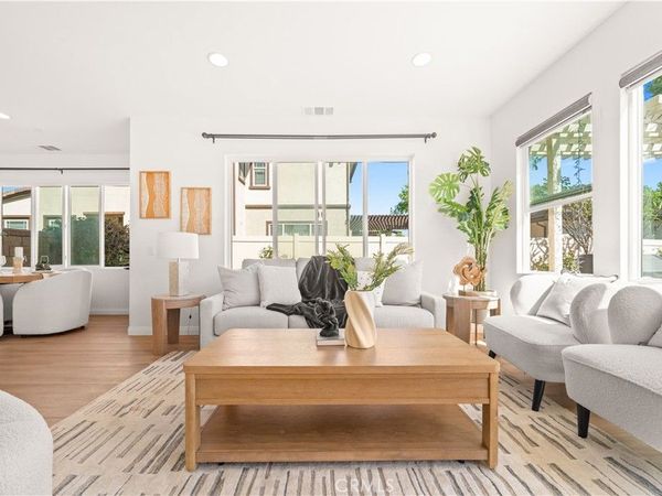 6673 Eucalyptus Ave, Chino, CA 91710