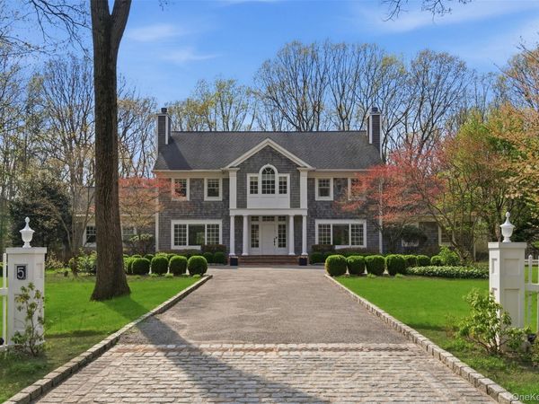 5 Oakwood Drive, Lloyd Harbor, NY 11743