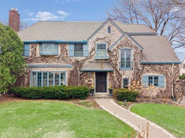 1930 Knox Avenue S, Minneapolis, MN 55403