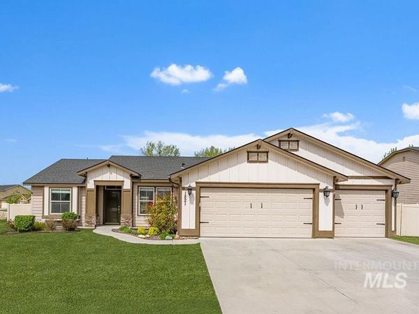 1821 N Ok Corral Place, Star, ID 83669