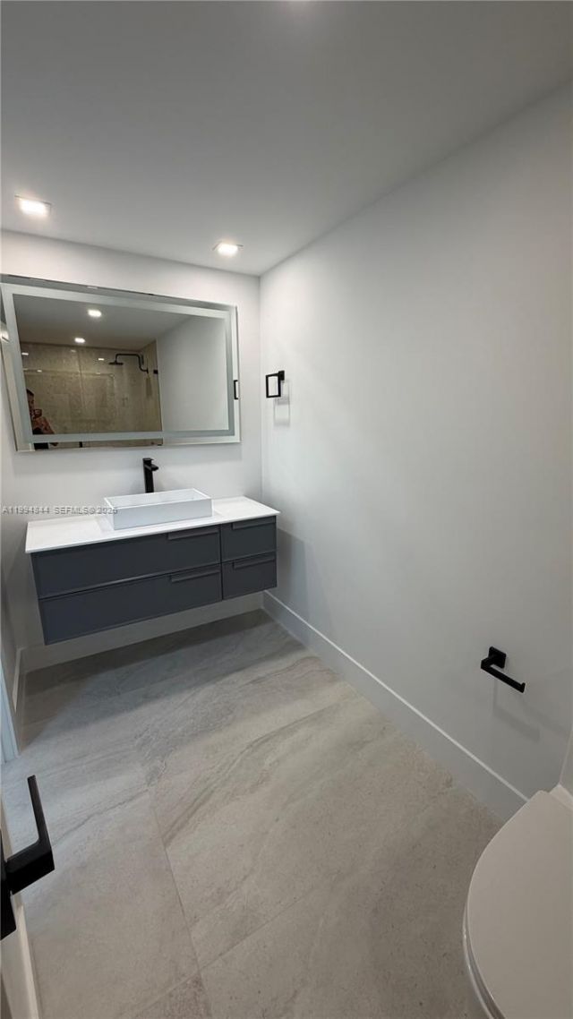 1800 NE 114th St, Unit 605, North Miami, FL 33181 Photo